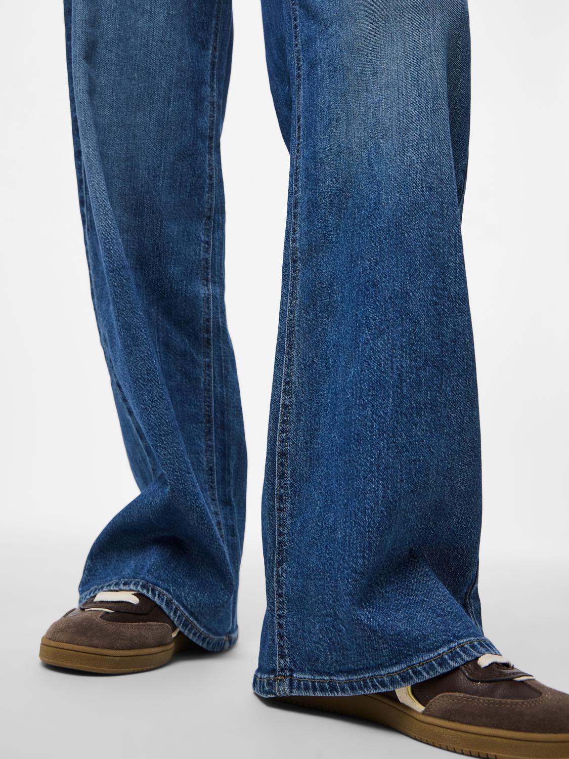 PCSILKE Jeans - Medium Blue Denim - VERO MODA & VILA Bergvik
